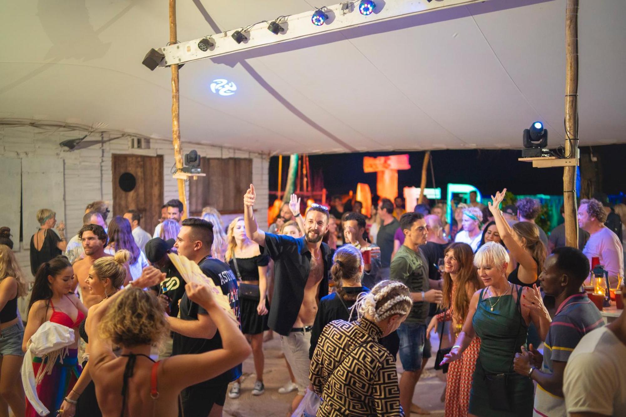 B4 Beach Club Paje Exterior photo