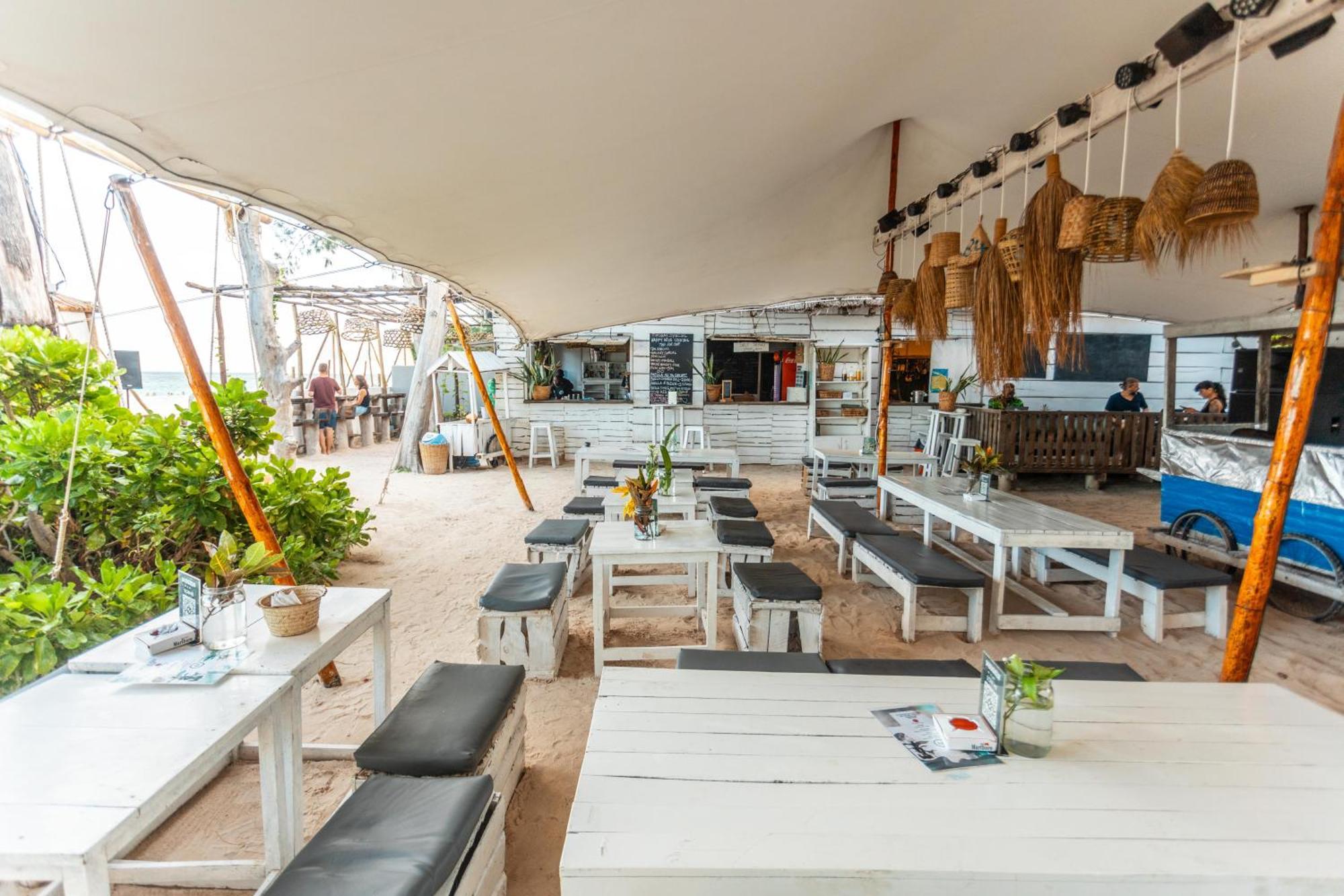 B4 Beach Club Paje Exterior photo